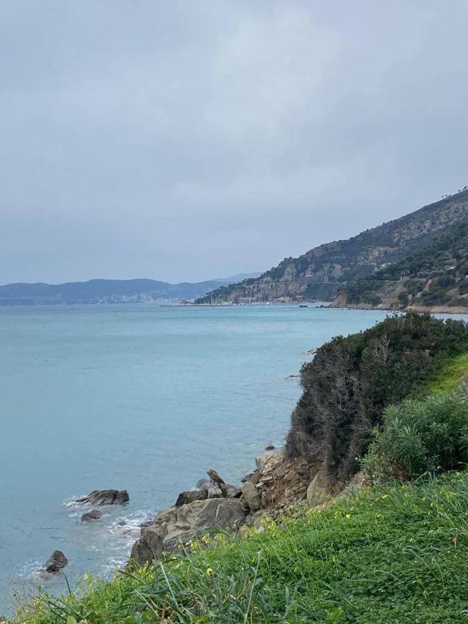 Appartamento Vista Mare Albenga Exterior photo