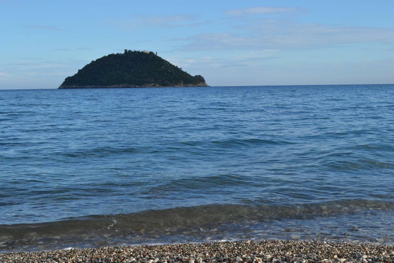 Appartamento Vista Mare Albenga Exterior photo