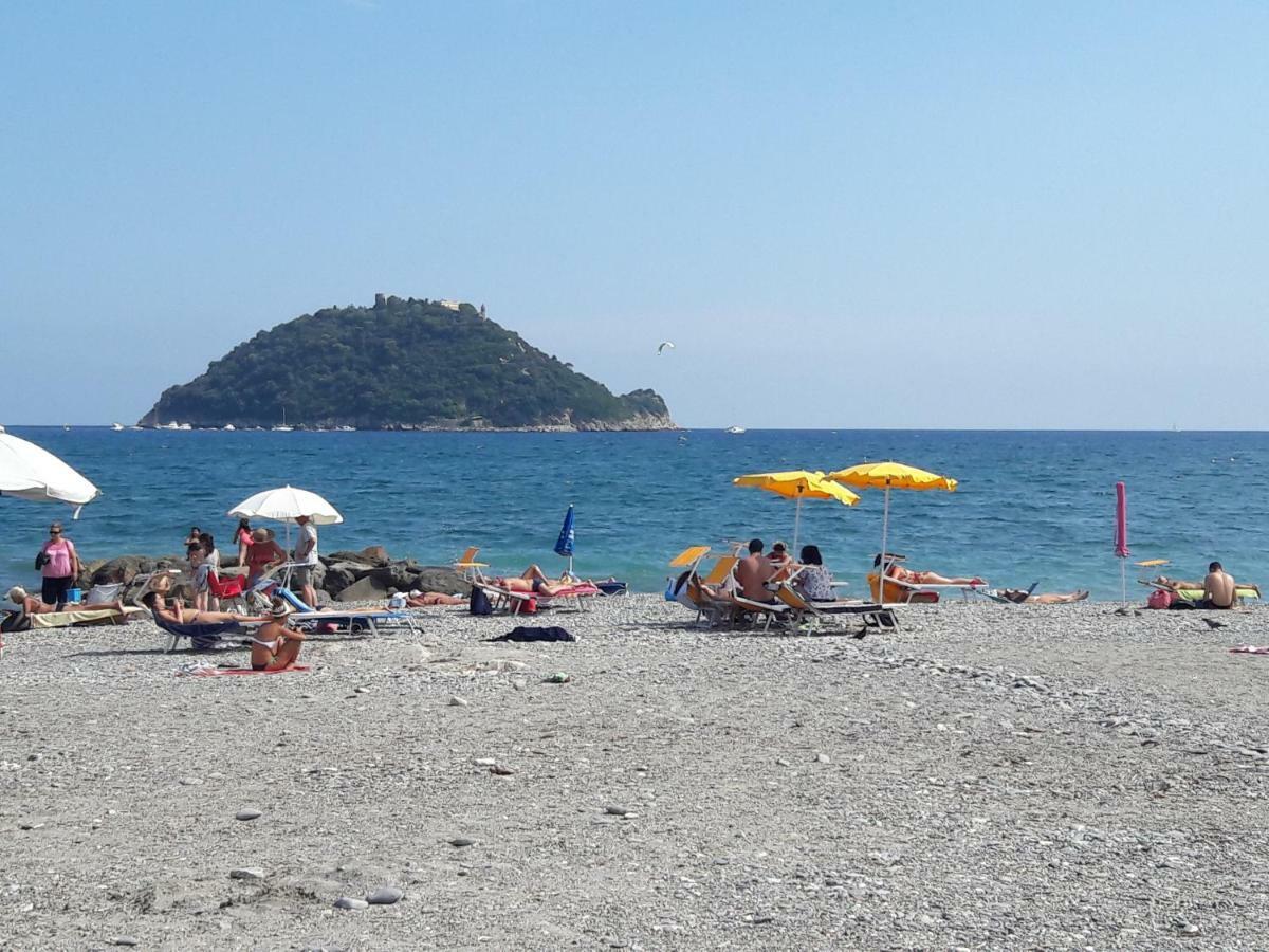 Appartamento Vista Mare Albenga Exterior photo