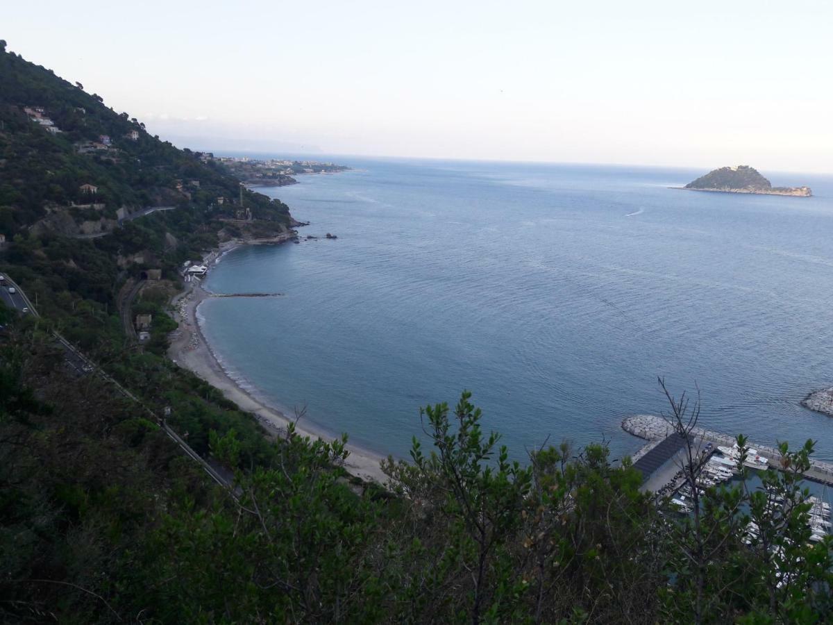 Appartamento Vista Mare Albenga Exterior photo